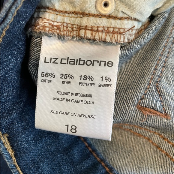 🏝️Big $10 Sale!🏝️Liz Claiborne Stretch Crop Jeans with Pocket Detail - Picture 8 of 8